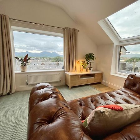 Porthmadog, Sleeps 11, 5 Bedrooms, 5 Bathrooms, Mountain Views מראה חיצוני תמונה