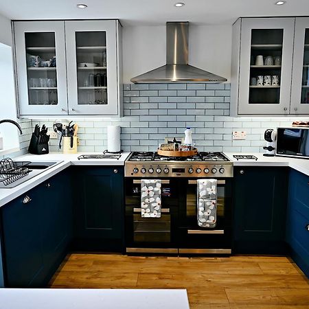 Porthmadog, Sleeps 11, 5 Bedrooms, 5 Bathrooms, Mountain Views מראה חיצוני תמונה