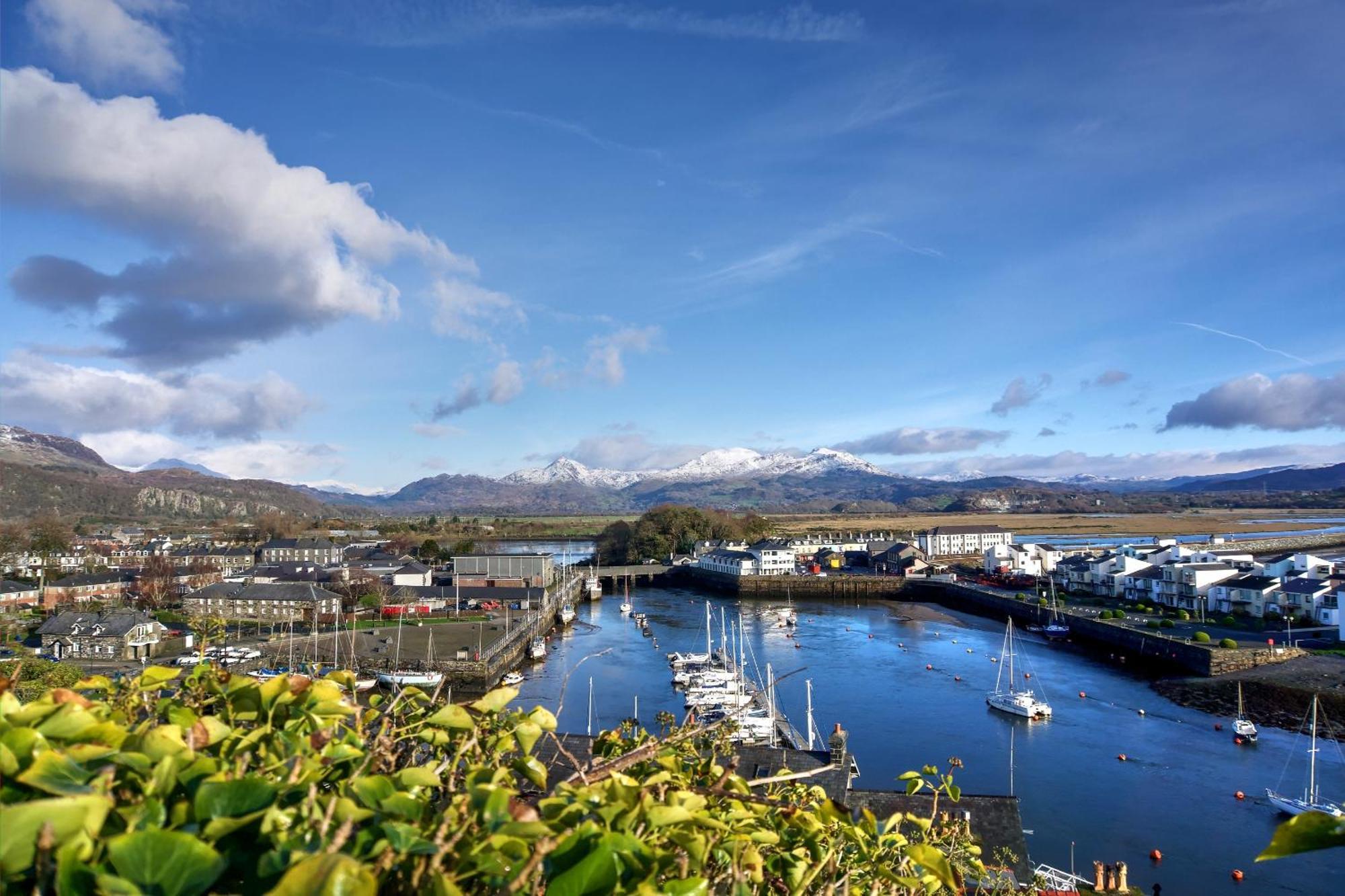 Porthmadog, Sleeps 11, 5 Bedrooms, 5 Bathrooms, Mountain Views מראה חיצוני תמונה