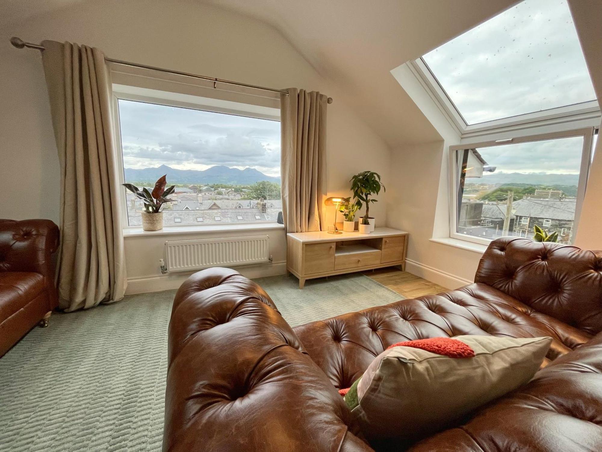 Porthmadog, Sleeps 11, 5 Bedrooms, 5 Bathrooms, Mountain Views מראה חיצוני תמונה