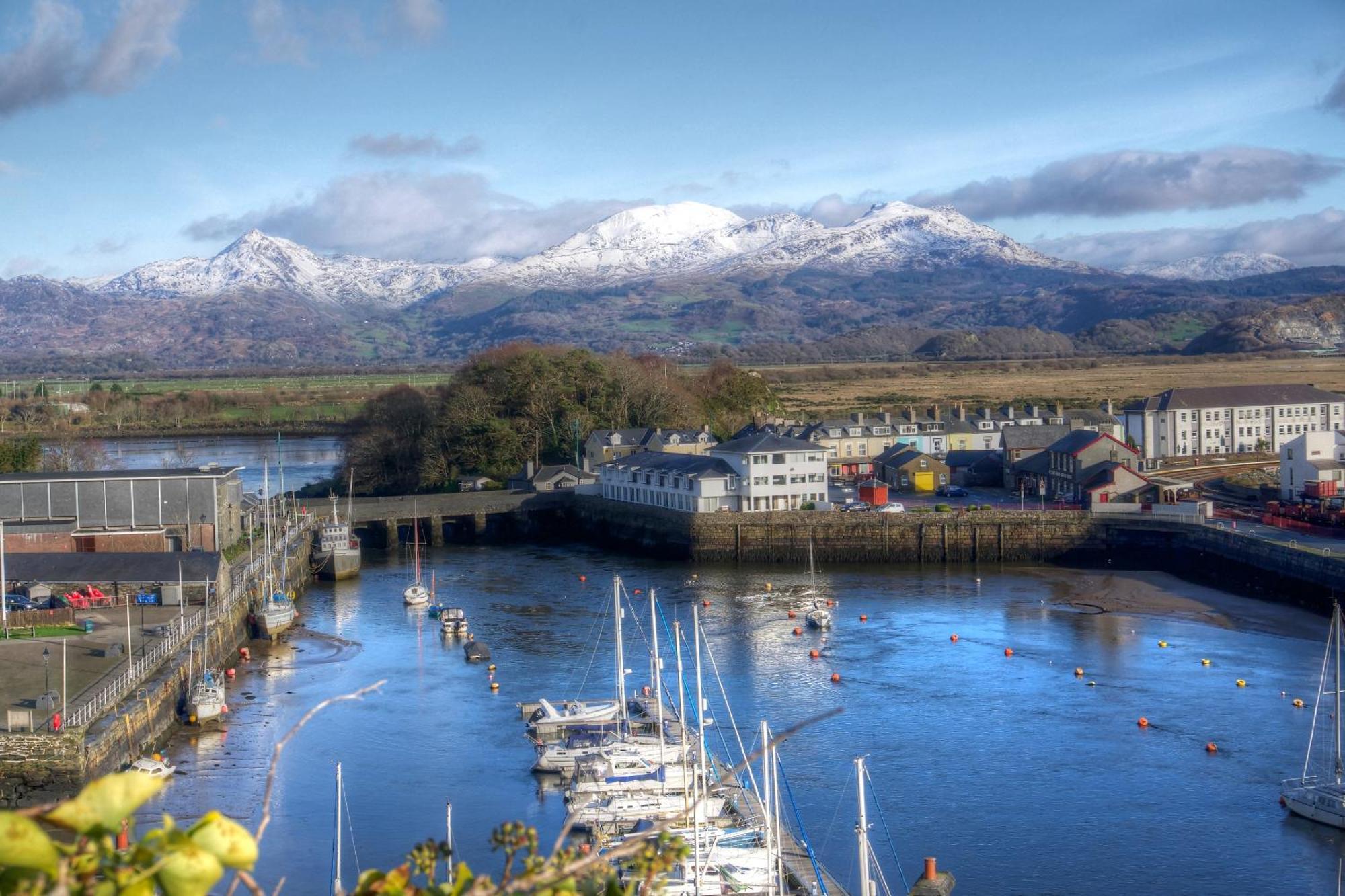 Porthmadog, Sleeps 11, 5 Bedrooms, 5 Bathrooms, Mountain Views מראה חיצוני תמונה