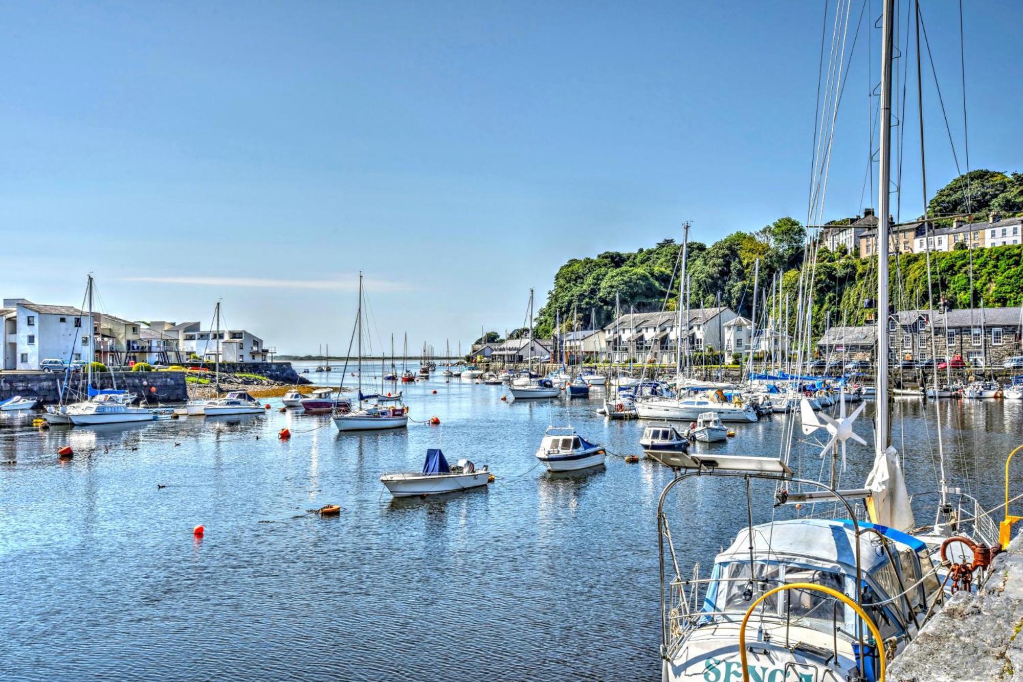 Porthmadog, Sleeps 11, 5 Bedrooms, 5 Bathrooms, Mountain Views מראה חיצוני תמונה