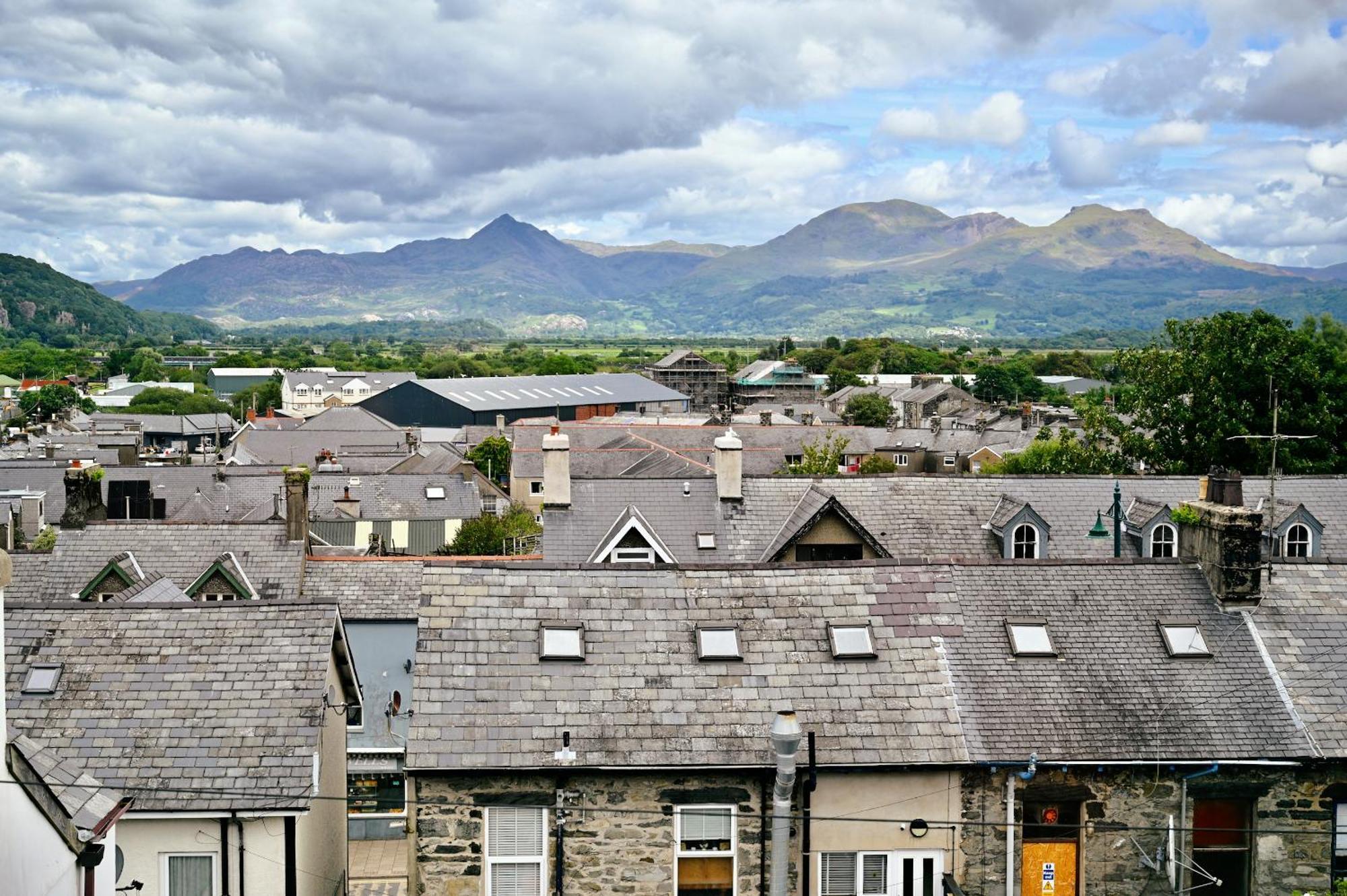 Porthmadog, Sleeps 11, 5 Bedrooms, 5 Bathrooms, Mountain Views מראה חיצוני תמונה
